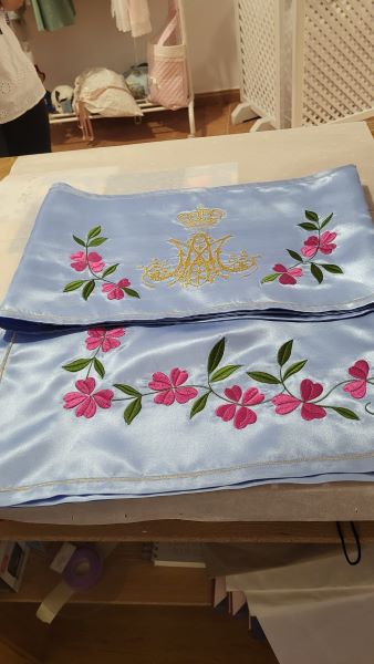 Diseño de bordado en tela de raso personalizado - Tela, telita, tela